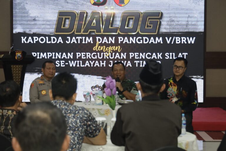 Teks foto : Acara dialog