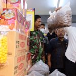 Teks foto : Bupati Sidoarjo H. Ahmad Muhdlor Ali saat sidak