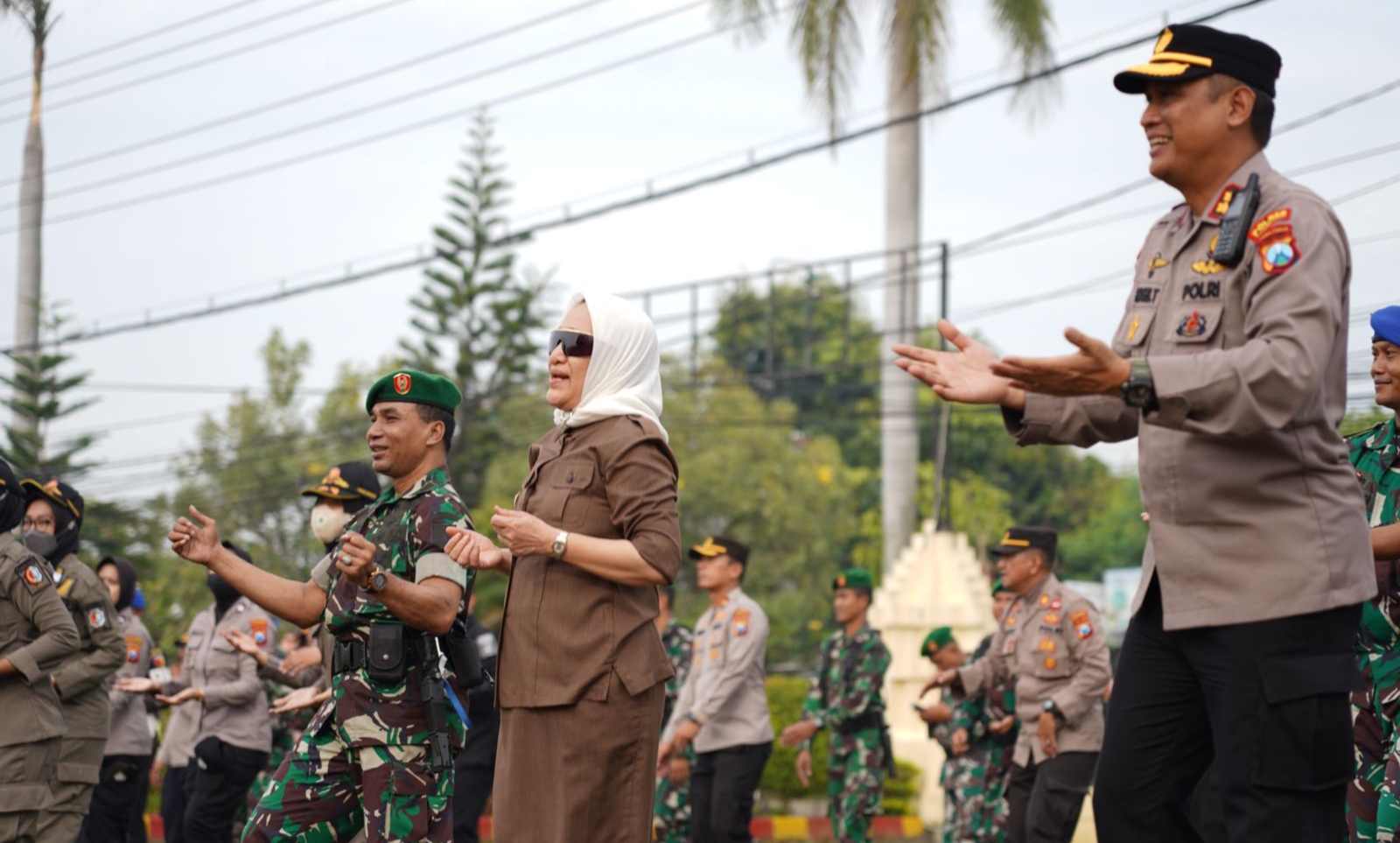 Teks foto : sinergitas