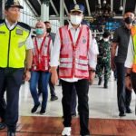 Menteri Perhubungan (Menhub) Budi Karya meninjau kesiapan pelayanan angkutan penumpang dan posko terpadu layanan mudik Lebaran di Bandara Internasional Soekarno-Hatta (Soetta), Tangerang, Provinsi Banten, Jumat 12 April 2024. (Foto : istimewah)
