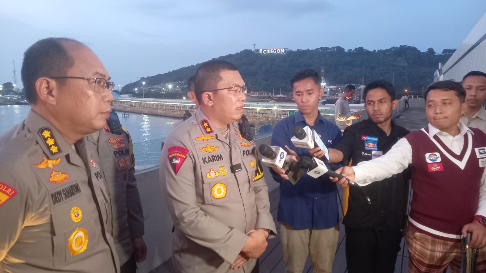 Kapolda Banten Irjen Abdul Karim, Pantau Pelabuhan Merak, pada Jum.at 12 April 2024. (Foto : Daeng Yus)