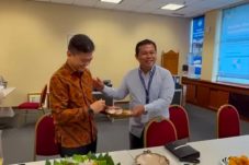 potong tumpeng