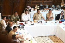 prabowo pimpin rapat