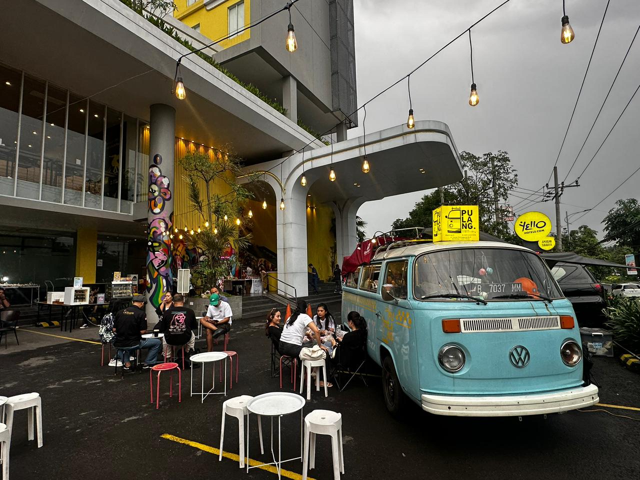 Yello Hotel Jemursari Surabaya Perkenalkan Urban District Market , Ruang Kreatif Baru Di Surabaya