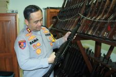 Jelang Lebaran Polres Gresik Mendadak Periksa Ratusan Senjata Api Personel