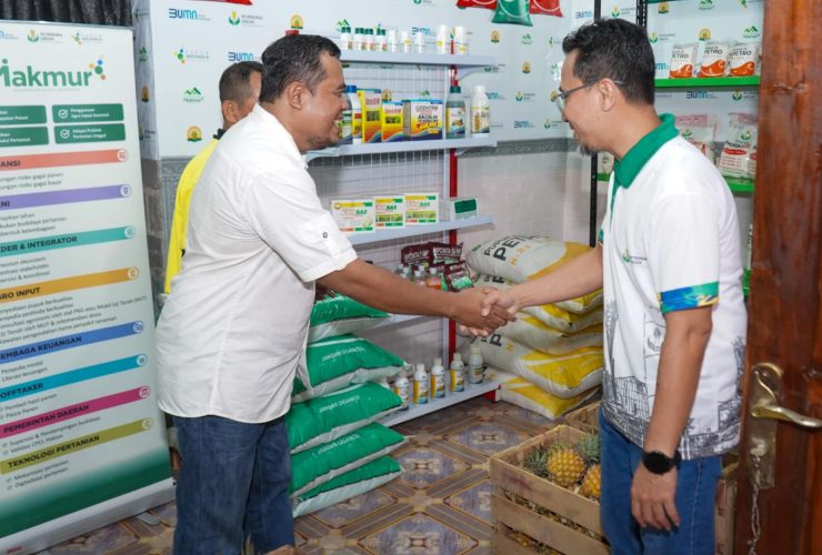 Melalui Demplot Petrokimia Gresik Petani Semangka Panen 63 ton/ha