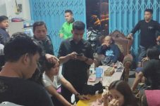Berkat “Cak Rama”, Polres Gresik Gerebek Karaoke di Cerme