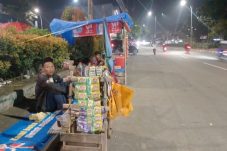 ‎Warung Dadakan Tradisi Musiman Yang Menghidupkan Jalur Mudik Lebaran