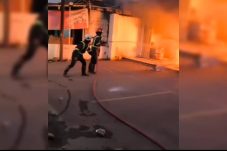 ‎Korsleting Listrik, Minimarket di Bekasi Terbakar Enam Unit Damkar di Kerahkan