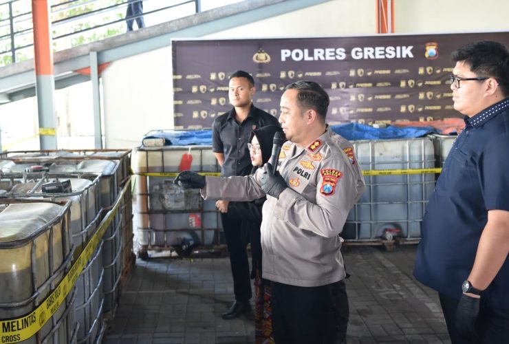 Polres Gresik Tangkap Tersangka Penimbun 17 Ribu Liter Solar Subsidi