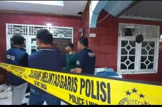 ‎Pengusaha Tenda di Bekasi Ditemukan Tergeletak Bersimbah Darah di Dalam Rumah
