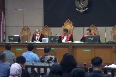 Fakta Persidangan, Tim Kuasa Hukum Sebut Ade dan Abah Kunang Dieksploitasi