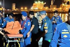 Perahu Angkut 3 Ton Besi Tua dan 5 Orang Tenggelam