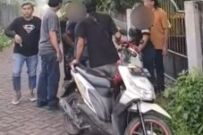 Satreskrim Polres Gresik Tangkap Dua Pencuri HP dan Seorang Penadah