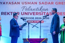 Dr. Rian Pramana Suwanda Dilantik Sebagai Rektor Universitas Gresik
