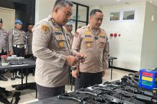 Polda Jatim Periksa Senjata Api Organik Anggota Polres Gresik