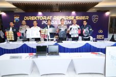 Polda Jatim Bongkar Sindikat Love Scamming Internasional, 3 Tersangka Diamankan