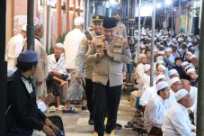 Haul Habib Abu Bakar di Gresik Dijaga Ratusan Polisi