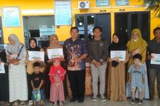 Pemdes Pelemwatu Gresik Hapus Kemiskinan Ekstrem.dengan Salurkan BLT