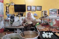Tumpeng Nasi Krawu KWG Siap masuk Rekor MURI
