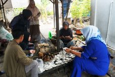 SIG Berdayakan Masyarakat dan Tumbuhkan 36 UMKM Desa Glondonggede Tuban