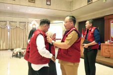 Wabup Gresik Lepas 200 Mahasiswa Universitas Gresik KKN ke Cerme