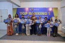 Program Top Rangking 1 Cara Gresmall Apresiasi Pelajar Gresik Berprestasi
