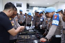 Polres Gresik Cek Puluhan Senjata Api Dinas Anggota