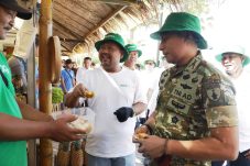 Bupati Gresik Ajak Generasi Muda Tekuni Pertanian, “Anda Pasti Untung”