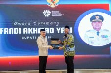 Berkat Pelindungan Anak PMI Gus Yani Terima Penghargaan Bupati Inspiratif
