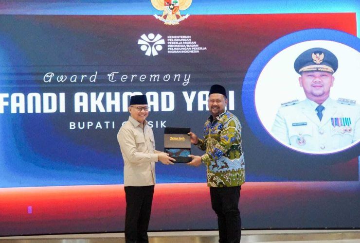 Berkat Pelindungan Anak PMI Gus Yani Terima Penghargaan Bupati Inspiratif
