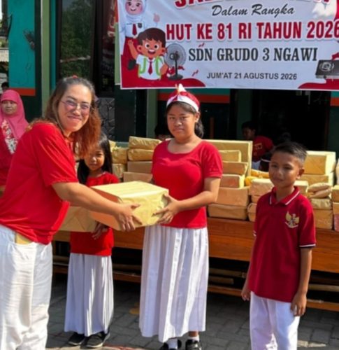 Jalan Sehat Meriahkan HUT RI ke-81, SDN Grudo 3 Ngawi Kobarkan Kebersamaan