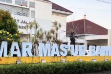 Distribusi Logistik Kesehatan ke Pulau Bawean Terhambat Cuaca Buruk
