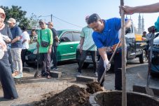Bupati Gresik Pimpin Gerakan Jumat Asri di Area Pasar Krempyeng