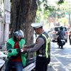 Satlantas Polres Gresik Tebar Kepedulian ‘Jumat Berkah Berbagi’