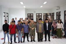 Ketua DPRD Gresik, MUI dan Satpol PP Bina Puluhan Pemilik Warung