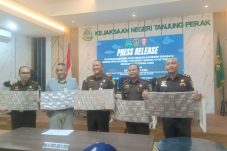 Kejari Tanjung Perak Eksekusi Uang Rampasan Rp4,9 Miliar dalam Perkara TPPU