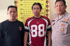 Ngopi Pakai Uang Palsu Pria di Gresik Dihajar Massa