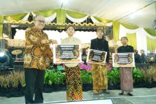 Growing the Future Petrokimia Gresik Bina Remaja Pelestari Budaya Lokal