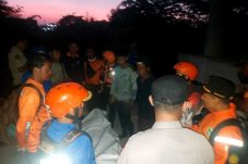 Respons Cepat Polsek Menganti Berhasil Temukan Korban Tenggelam di Tambak