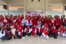 Bikin Lomba Khusus Perempuan Pemdes Betiting Gresik: Istri Bersatu Suami Kompak