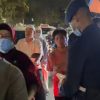 Satbrimob Polda Metro Jaya Bagikan Masker kepada Warga Terdampak Abu Vulkanik