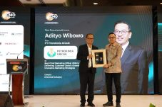 Direktur Keuangan dan Unum Petrokimia Raih Best Chef Marketing Officer