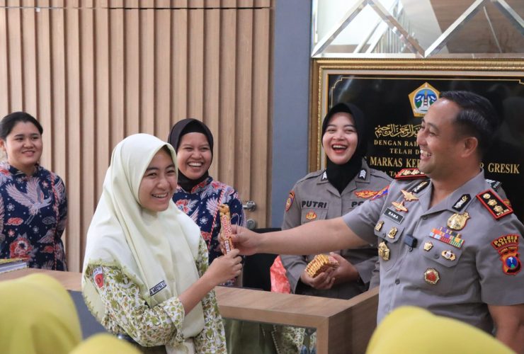 Dikunjungi Pelajar SMPN 22 Kapolres Gresik Ajak Jauhi Bullying