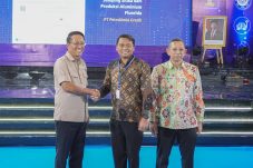 Kembangkan Inovasi Pemanfaatan Produk Samping Petrokimia Gresik Raih Paten Inovasi Silika