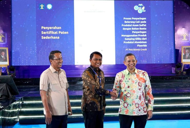 Berkat Pemanfaatan Silika Petrokimia Gresik Hemat Rp 259,6 Juta per Tahun.