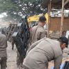 19 Bangunan Liar Lapak Madura Berhasil Dibongkar Petugas di Cikarang Barat