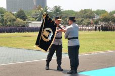 Kepemimpinan, Pataka “Bhayangkara Satya Abhiyukta” Diserahkan kepada Irjen Pol Dekananto