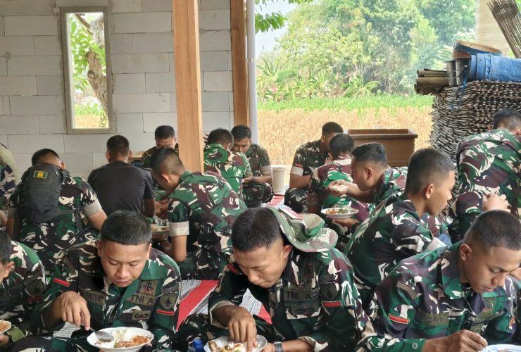 Satgas TMMD ke-130 Kodim Ngawi, Istirahat Sejenak Sambil Menikmati Makan Bersama