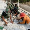 Anggota Satgas TMMD Kodim Ngawi Terus Kebut Pemasangan Paving